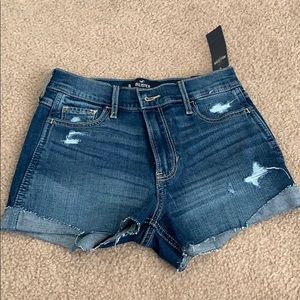 HIGH RISE SHORT SHORTS